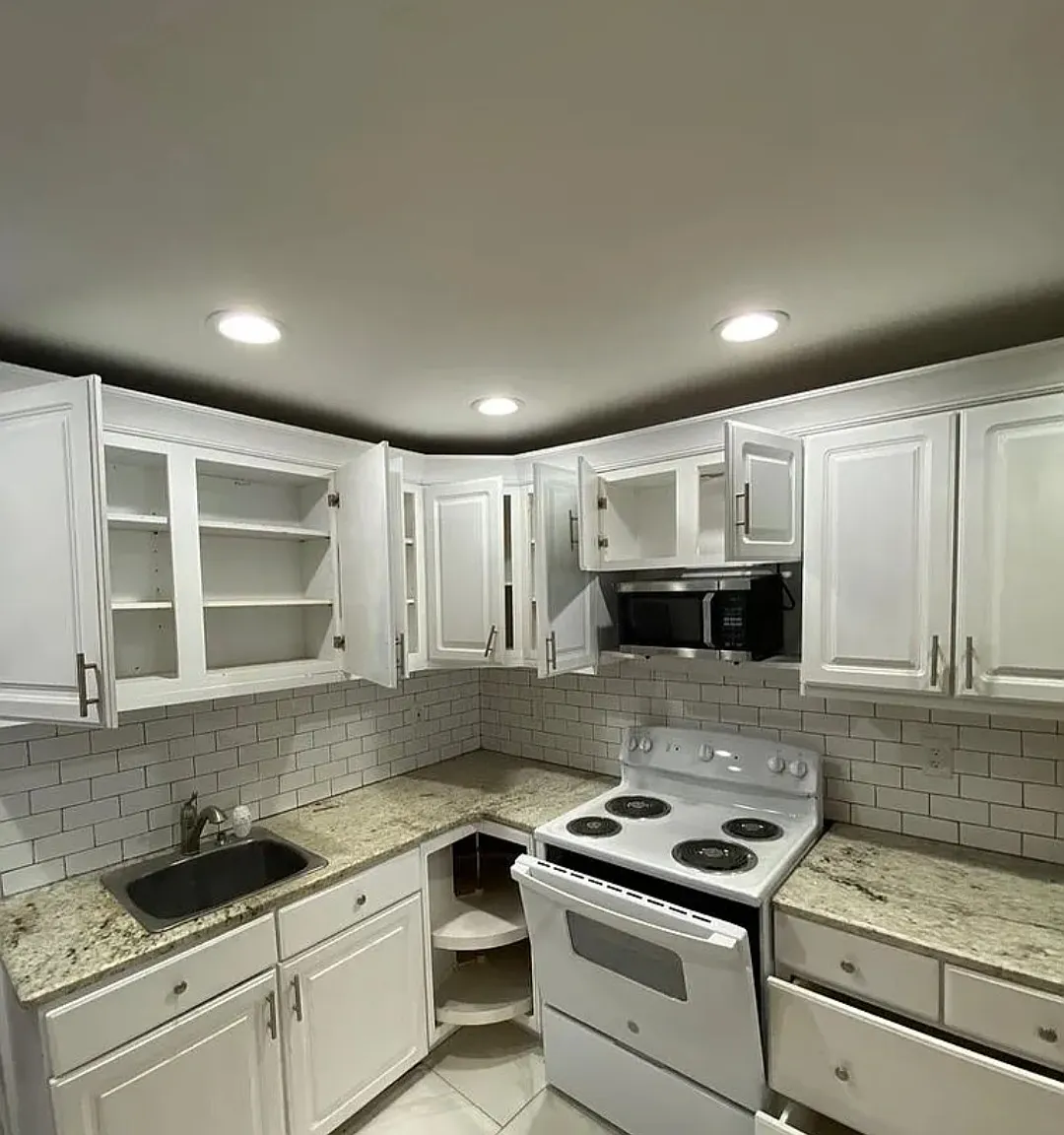 4 bed, 1.5 bath, 1000 sqft, $2,000 — Photo 2