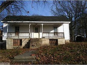 1st image of 930 McConnell Ave