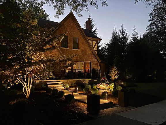 2nd image of 2656 Burnham Rd