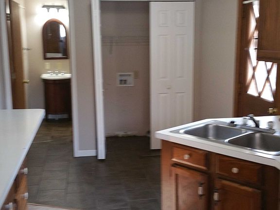 3rd image of 229 N Court St