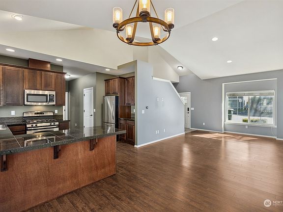 4th image of 1352 Susitna Lane SW