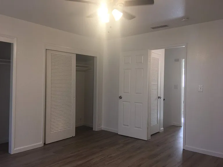 4544 N. Sharon Ave (670L-671G) — Photo 11