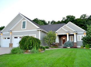 7485 Valhalla Dr, Hudsonville, MI 49426