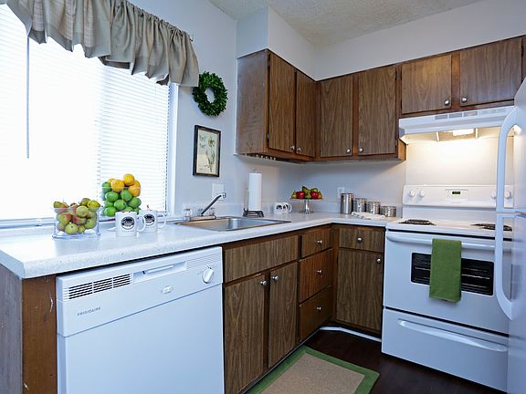 2nd image of 4930 Park Towne Way #Eef168235