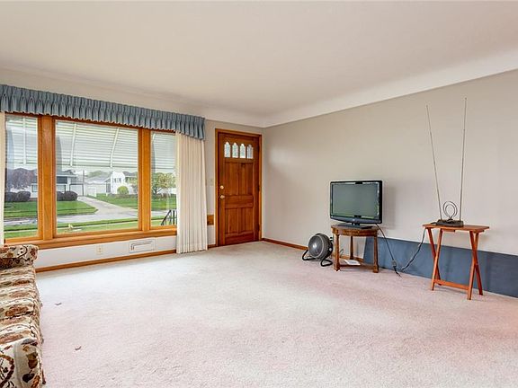 3rd image of 10580 Deborah Dr