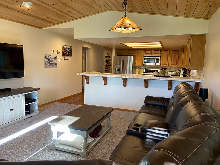 125 Wagon Wheel Rd — Photo 24