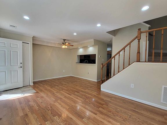 entrance/living room/dining room