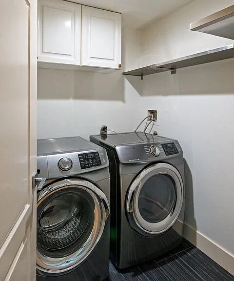 575 S Barrington Ave #305 — Photo 30