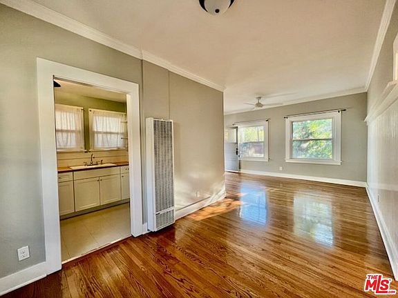 4th image of 1045 Laguna Ave