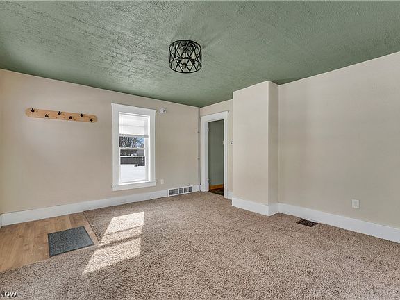 5th image of 304 Baldwin Ave