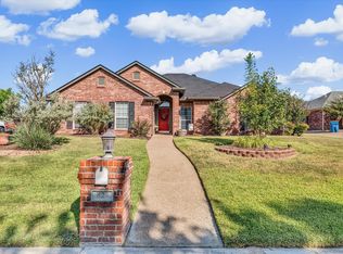 827 Cheyenne Trl, Hewitt, TX 76643