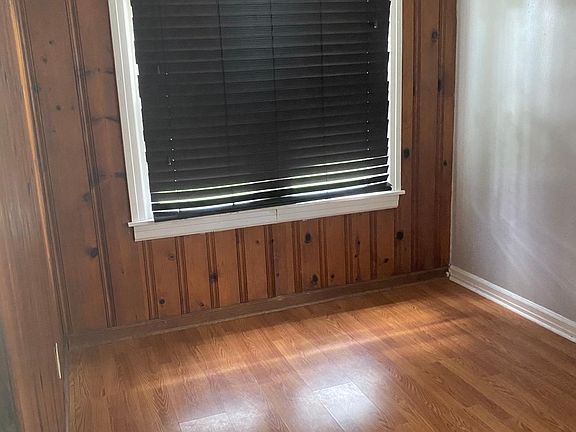 3rd image of 3181 Grasmere Ave #3181