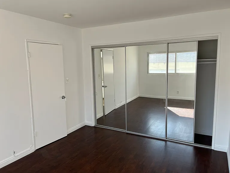 8315 W Manchester Ave #4 — Photo 7