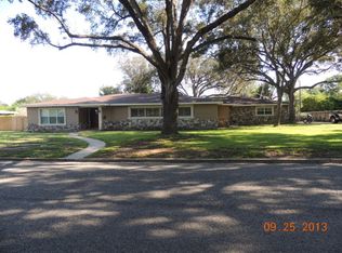 1810 Alta Vista St, Alice, TX 78332