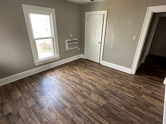 2nd image of 411 E Pearl St APT 2B