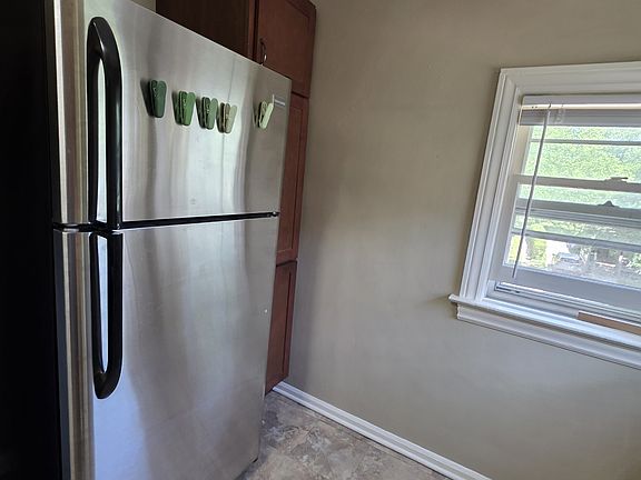 5th image of 301 Henry Ave SE APT 2