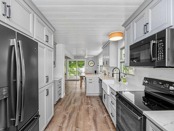 4th image of 60759 Beechwood Ln