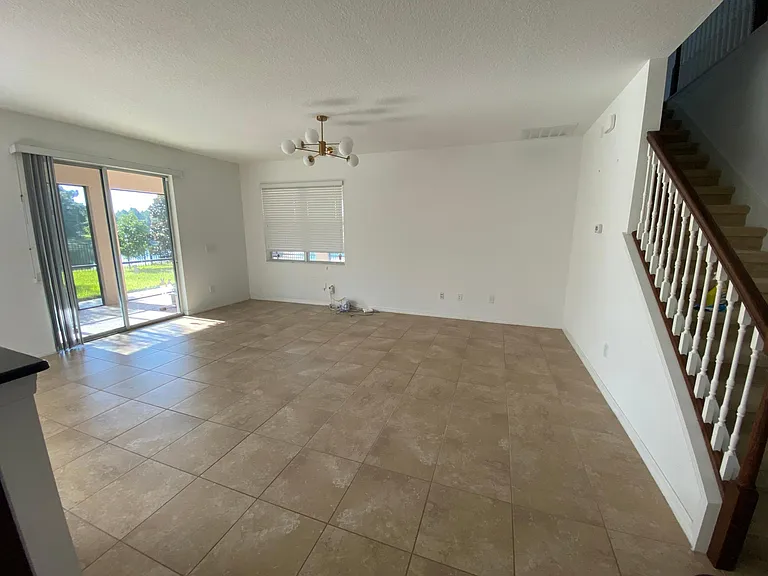 10636 Inside Loop — Photo 4