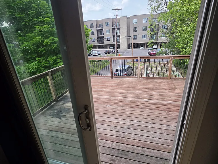 1588 Franklin Ave — Photo 24