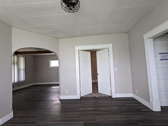 4th image of 2933 E Everett Ave #1