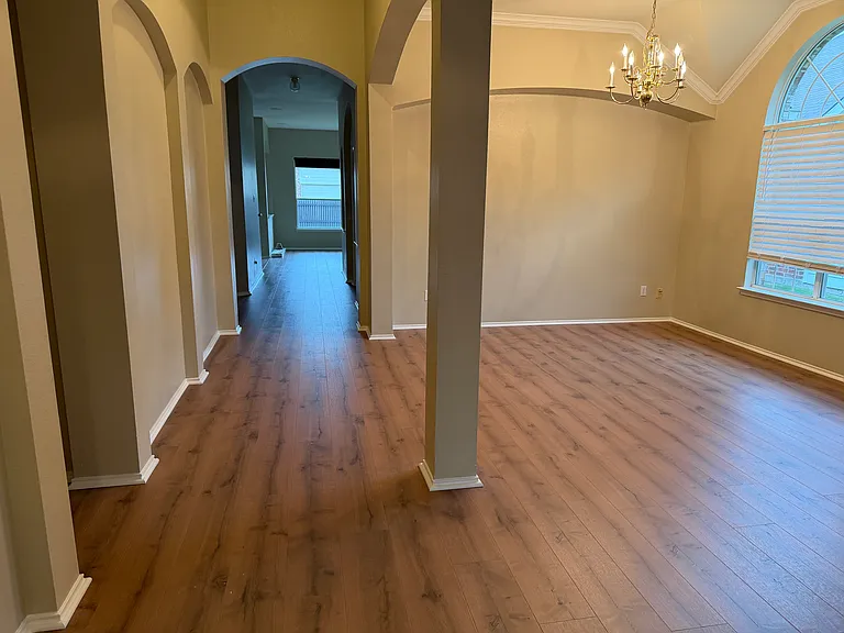 1630 Lagonda Ln — Photo 6