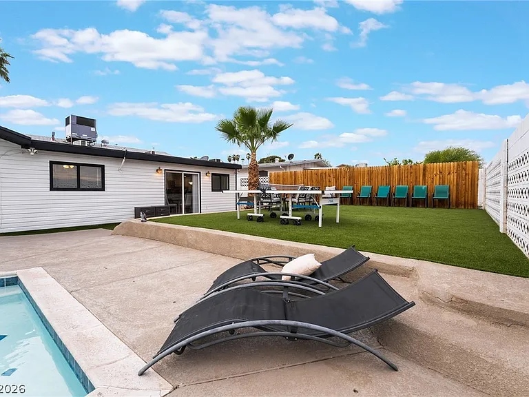 3992 Chinchilla Ave — Photo 40
