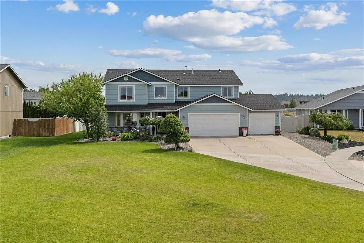 4 bed, 2495 sqft, $3,000 — Photo 1
