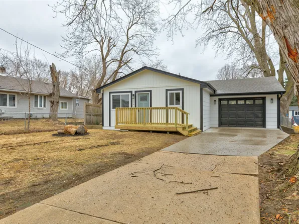 2347 E 41st St, Des Moines, IA 50317