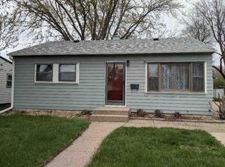 700 E 15th St, Yankton, SD 57078