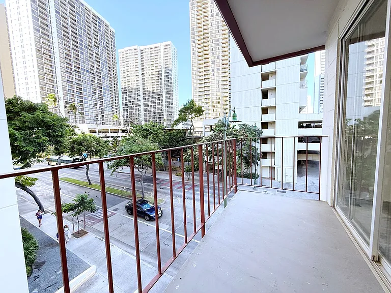 2541 Kuhio Ave #401 — Photo 8