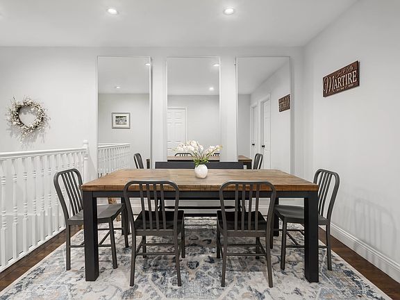 5th image of 218 E 75th St #Townhouse