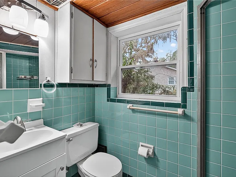 1601 Walnut Ave — Photo 6