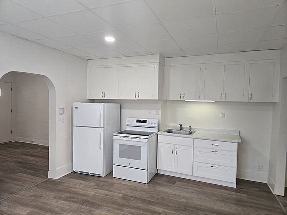 3rd image of 3036 N Arlington Pl APT 1