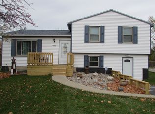 7322 Starcrest Rd, Perrysburg, OH 43551