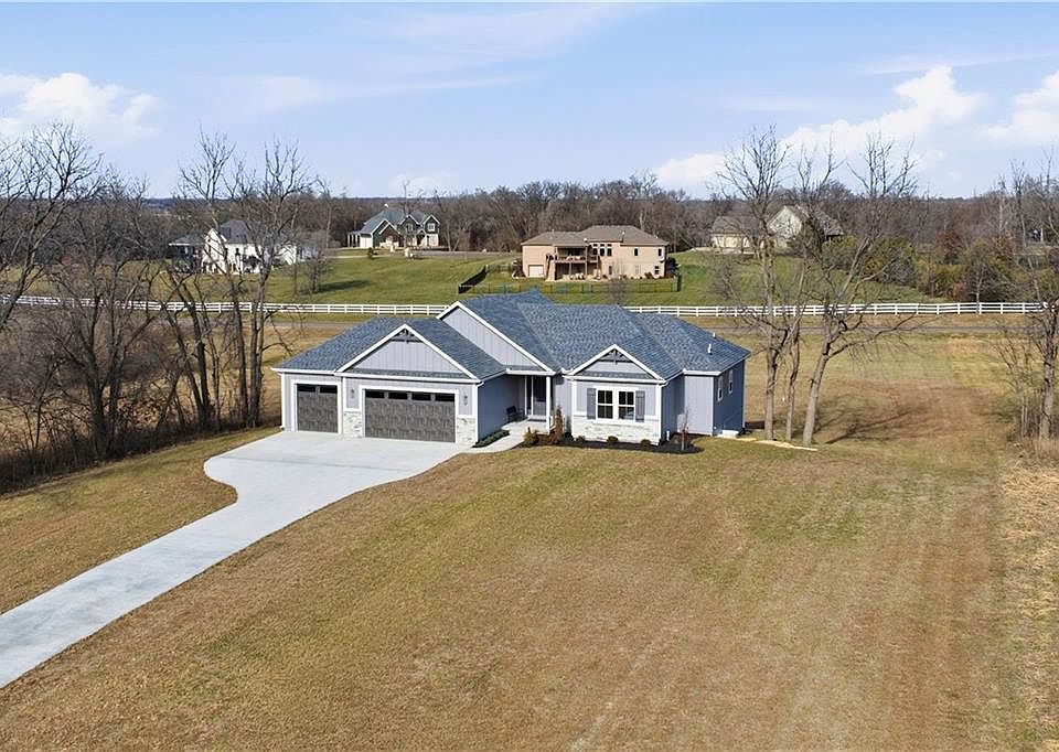 1st image of 17860 Clearview Dr
