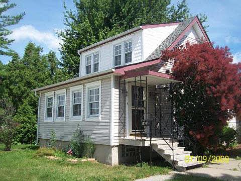 1st image of 23157 Doremus St