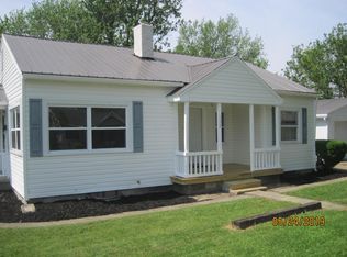 130 Ohio Ave, Sabina, OH 45169