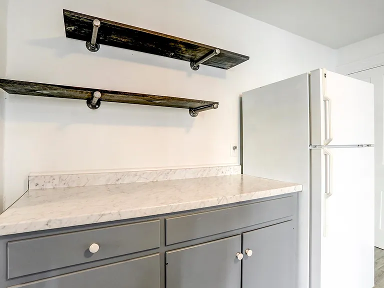 819 Columbia Ave #4 — Photo 6