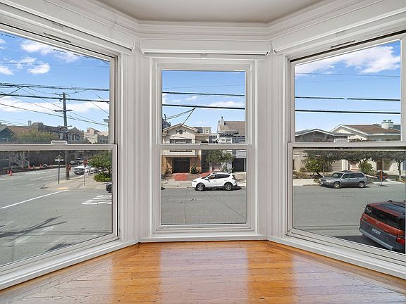 2nd image of 950 Cabrillo St APT 4