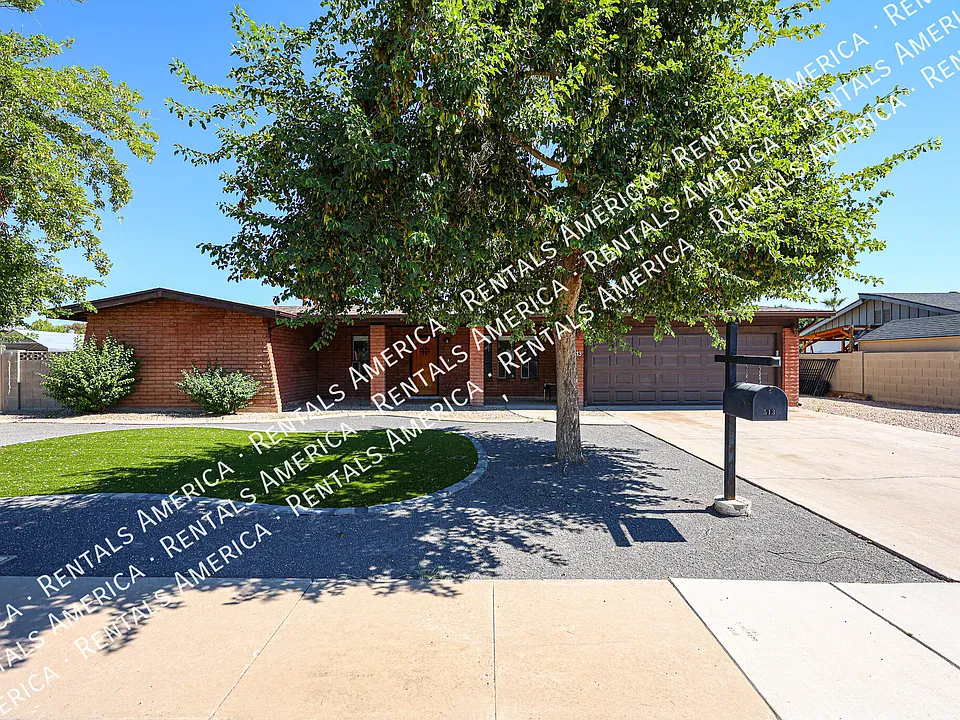 513 N 22nd Pl