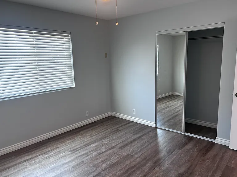 4948 Brighton Ave — Photo 41