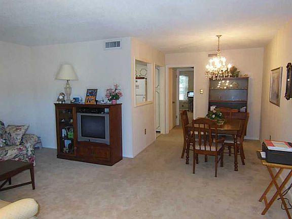 4th image of 2712 Whitney Pl APT 529