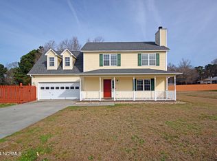 402 English Ct, Hubert, NC 28539