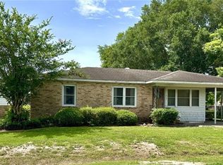 639 Ledoux St, Jennings, LA 70546