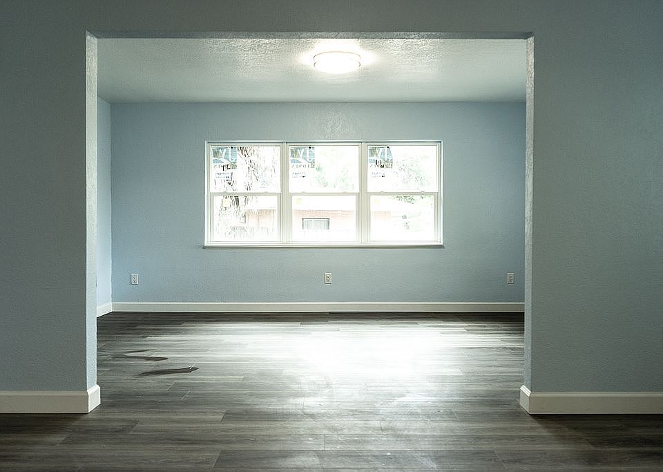 1st image of 1500 Alcazar Way S
