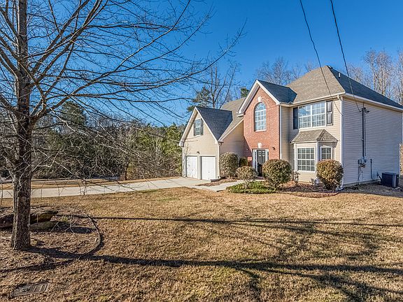3rd image of 2527 NW Hannah Haven Dr