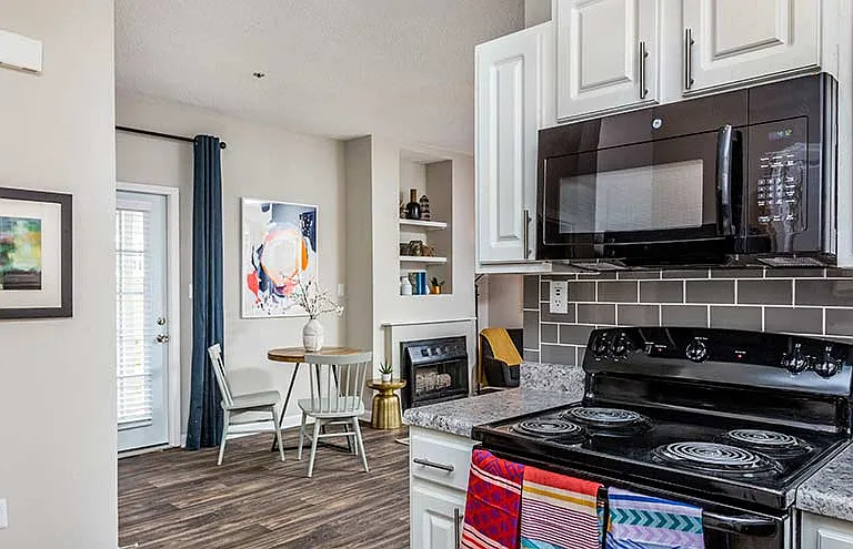 The Gregory North and South Apartment Homes — Photo 33