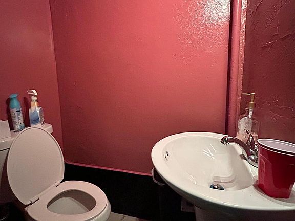 4th image of 4743 Frankford Ave