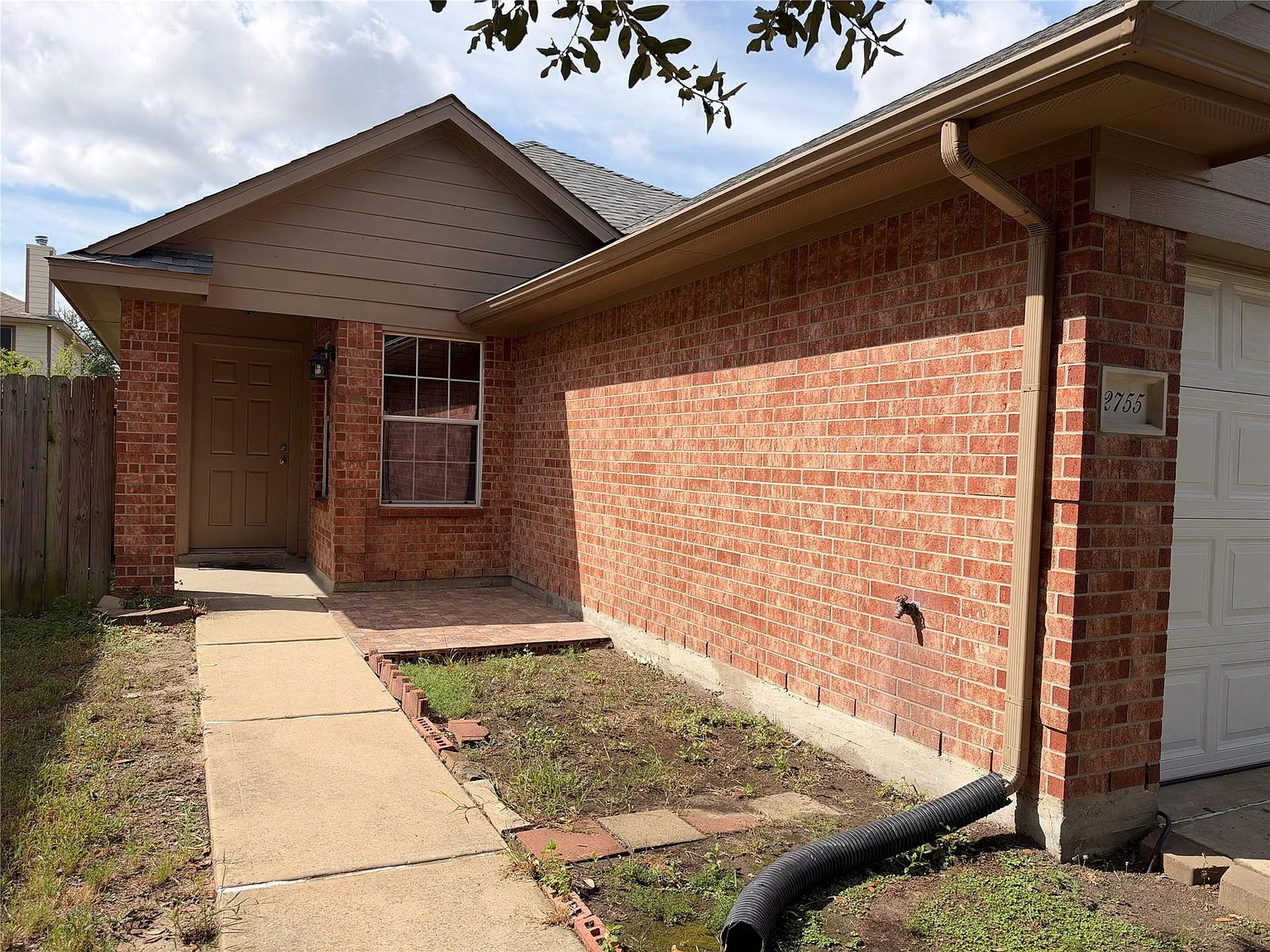 3 bed, 2.0 bath, 1225 sqft, $1,650 — Photo 2