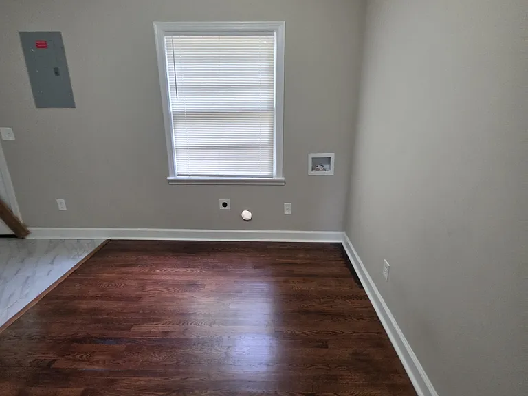 923 Tampa Ave — Photo 8